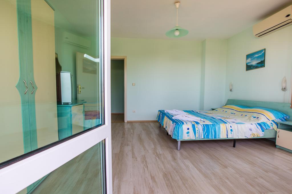 Guest House ,, Ekaterina" Nesebar Exterior foto